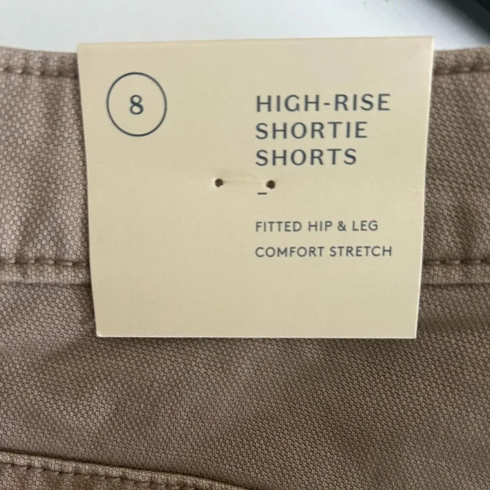 Universal Thread Shorts Size 8   - Picture 4 of 4